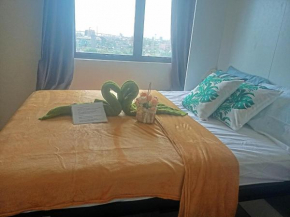 Free WI-FI and Pool Persimmon Condominium